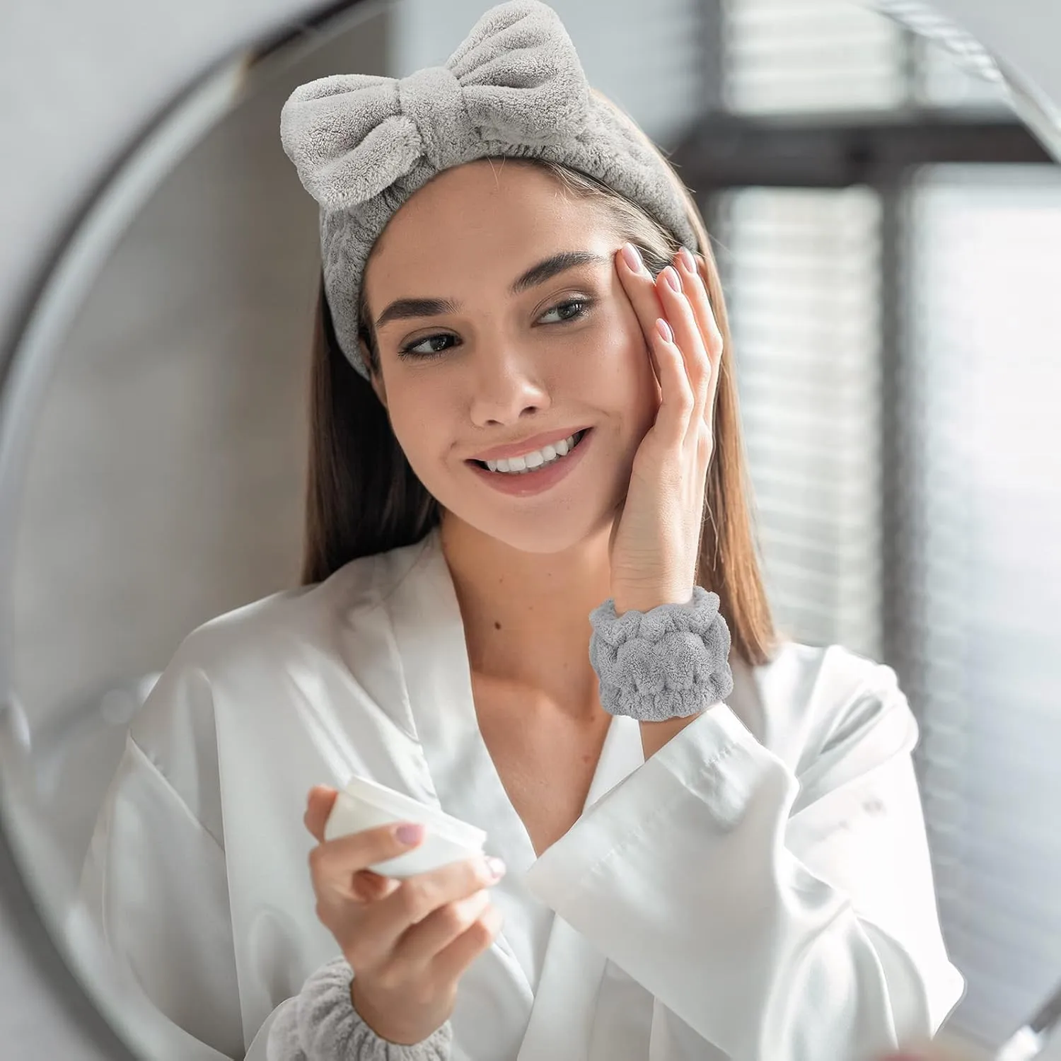 Chuangdi 4 Pcs Microfiber Headband Spa Wristbands and Wrist Bands for Washing Face Cuffs Towel Wristbands Hair Headband Face Wash Cuffs for Women Makeup(Gray)