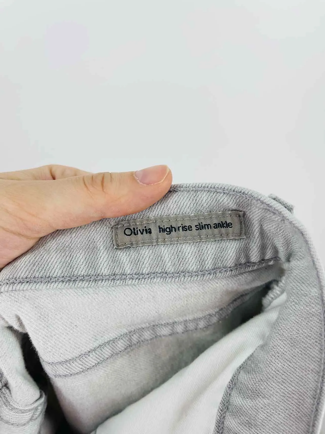 Citizens of Humanity Size 28=5/6 Lt Gray Distressed Denim Premium Denim Jeans