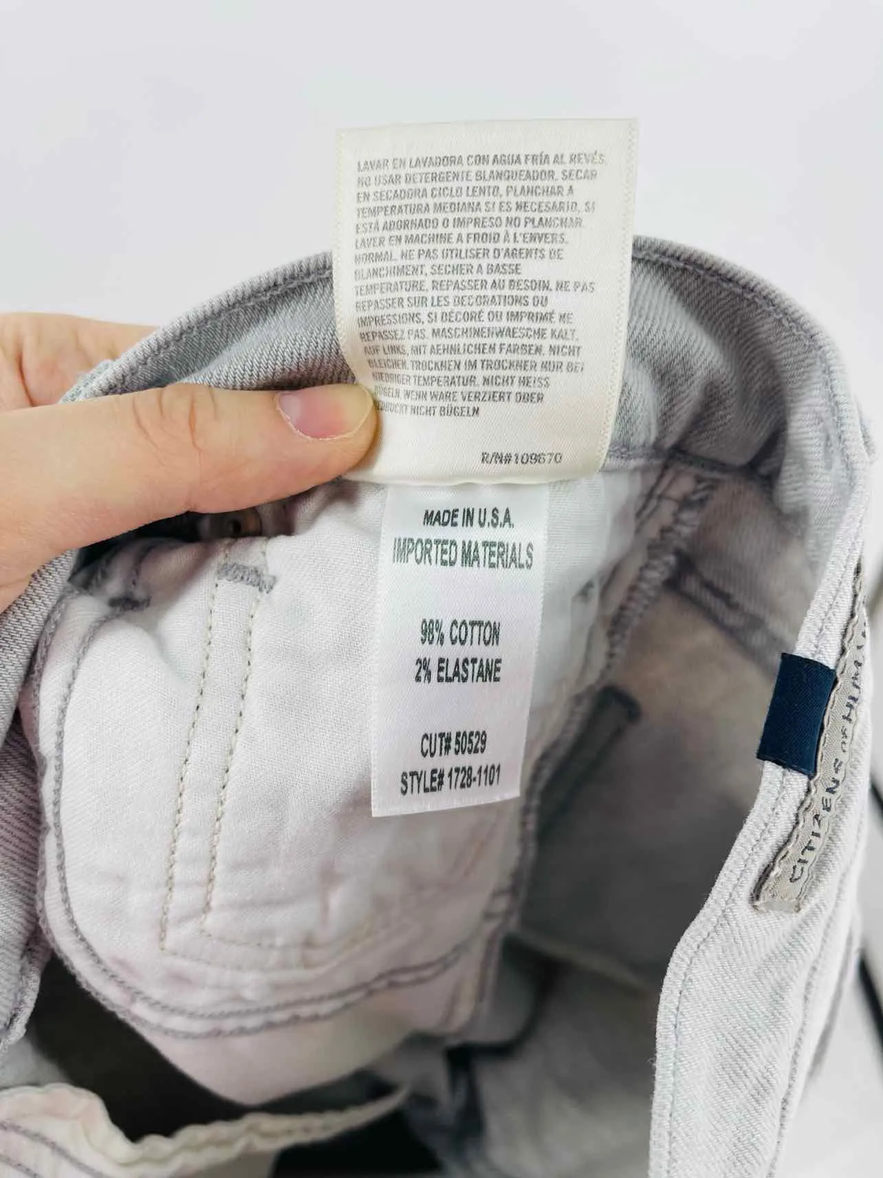 Citizens of Humanity Size 28=5/6 Lt Gray Distressed Denim Premium Denim Jeans