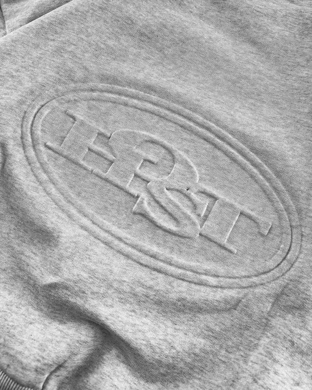 EMBOSS METAL LOGO CREWNECK