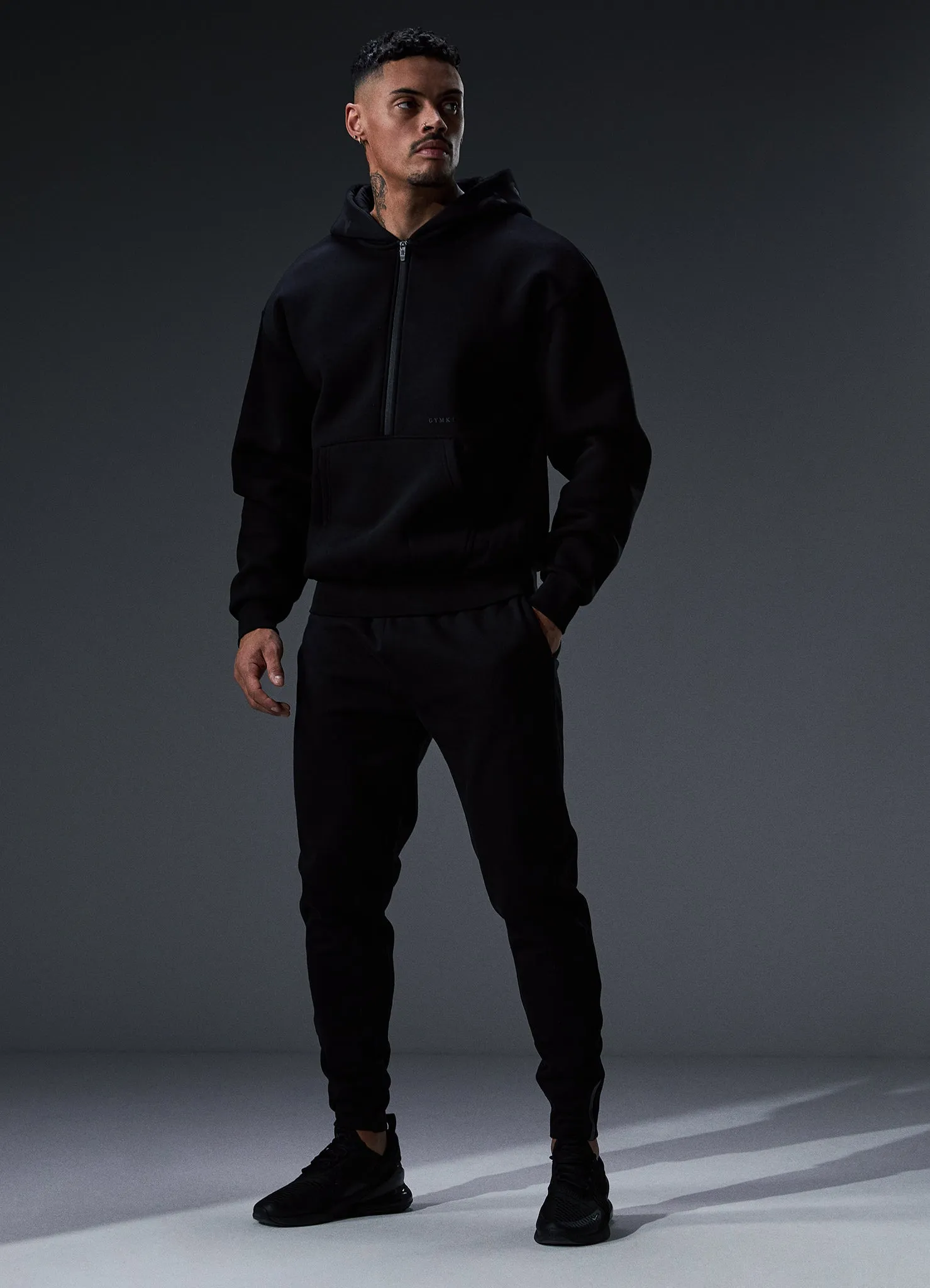 Gym King Alpha 1/2 Zip Hood - Black